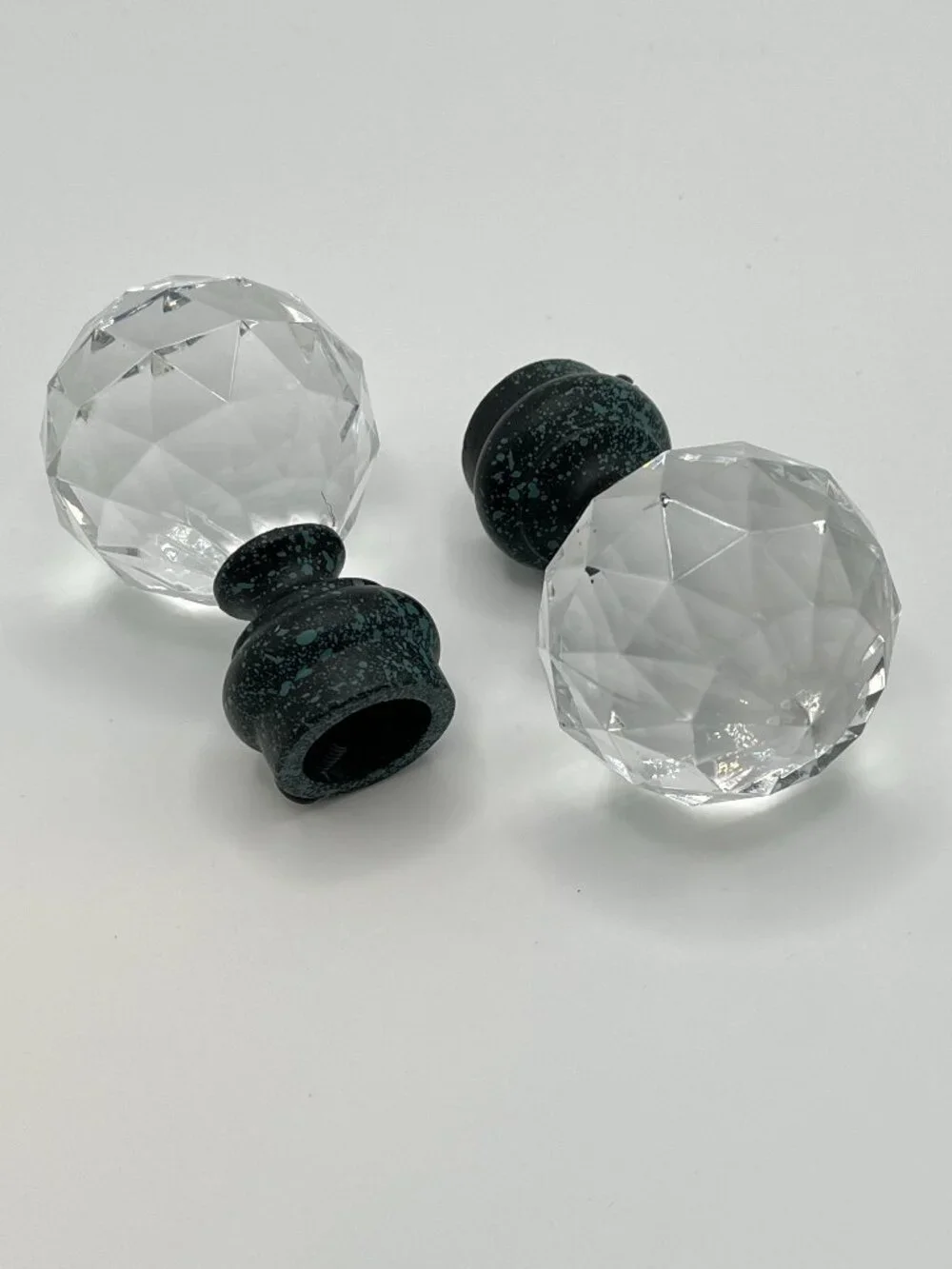 Pair Faceted Acrylic Crystal Ball Finials Green Speckled Base Curtain Lamp Rod